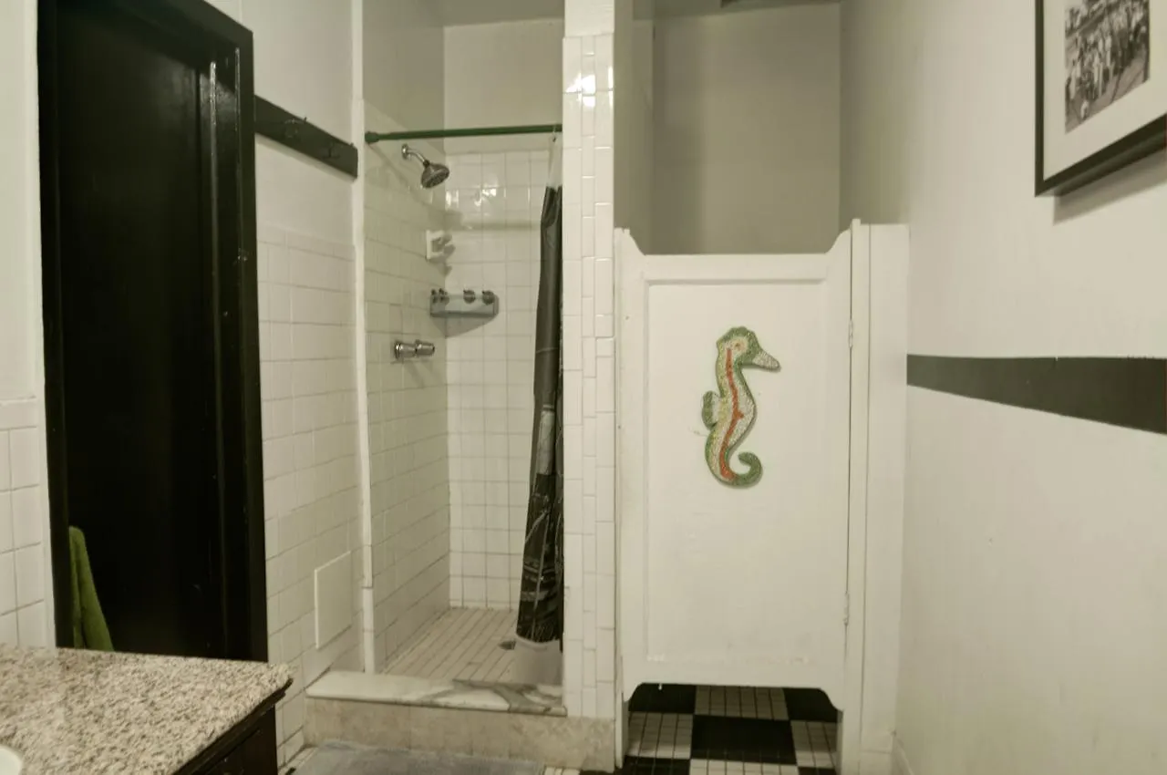 Chelsea Art Suites New York Hostel
